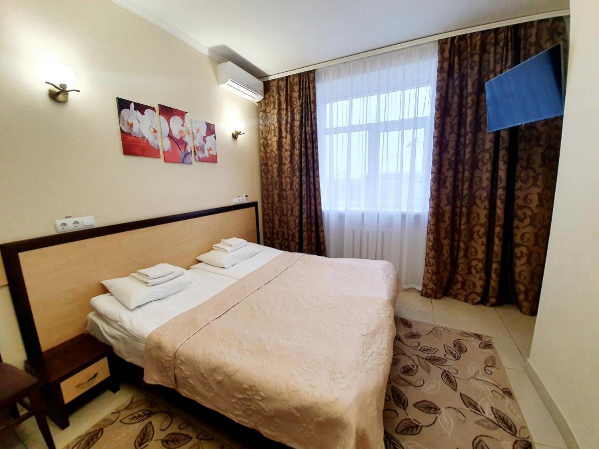 Hotel Sluch Starokostyantyniv Exterior photo